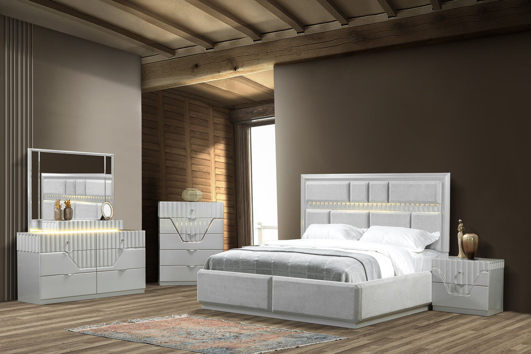 Da Vinci Modern Style 4 Pieces King Bedroom Set Made With Wood In Gray