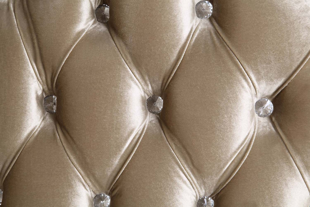 Vanaheim - Loveseat With 5 Pillows - Fabric & Antique White