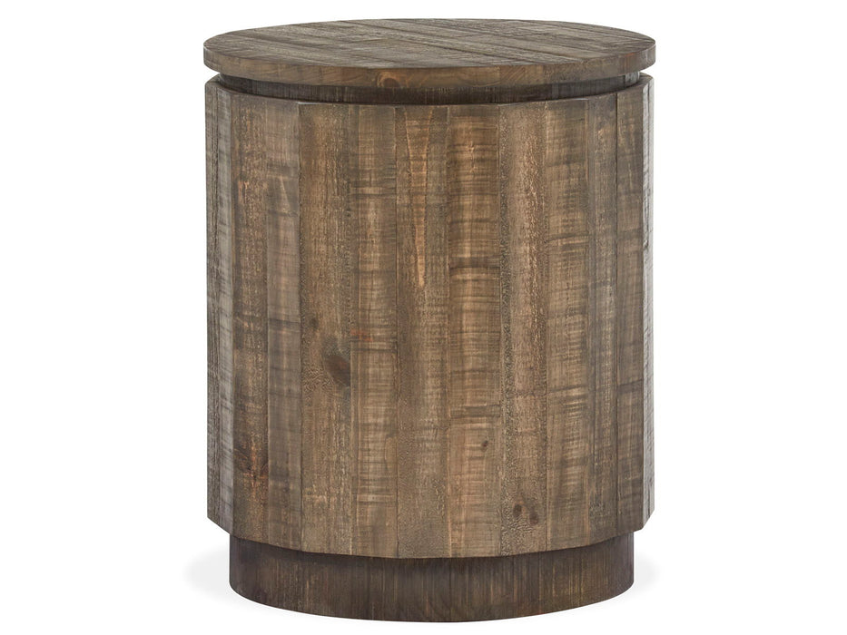 Baisden - Round Accent End Table - Tobacco