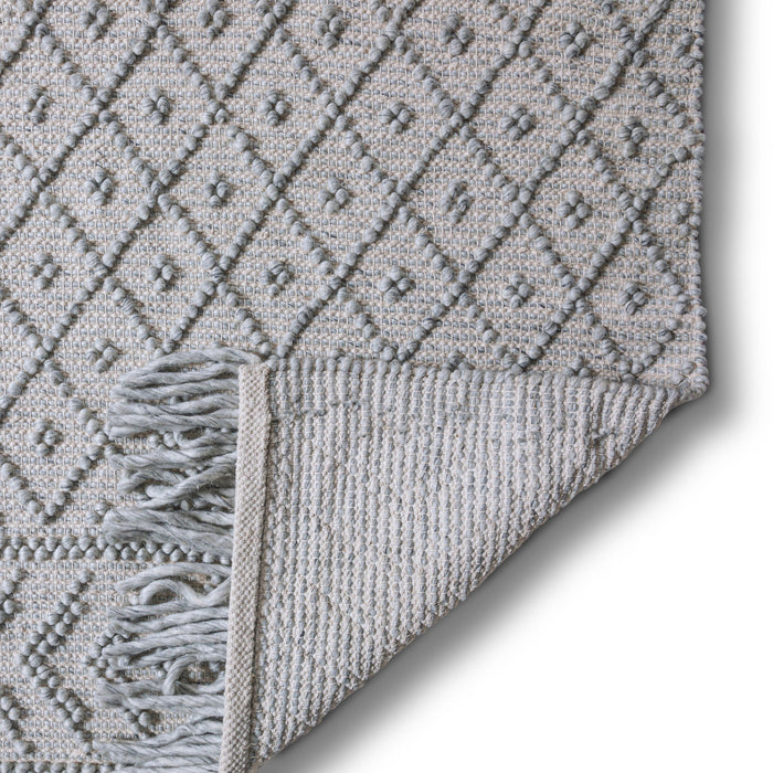 Millow - 6' X 9' Area Rug - Silver