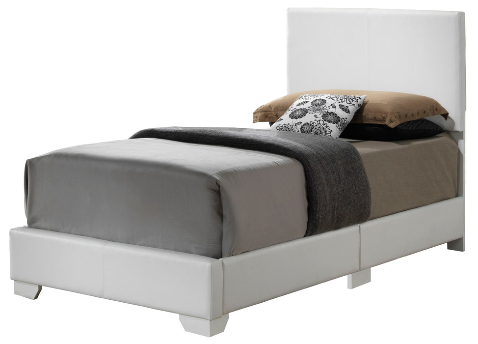Elegant Platform Bed For Relaxed Spaces