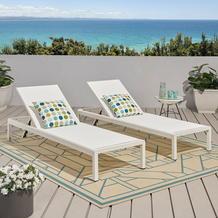 Outdoor Patio Chaise Lounge With 5 Reclining Positions