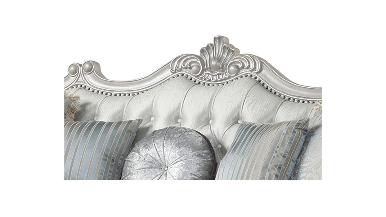 Tuscan Traditional Style Sofa Made With Wood In Silver