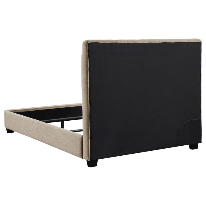 Saintes - Tufted Upholstered Wingback Bed