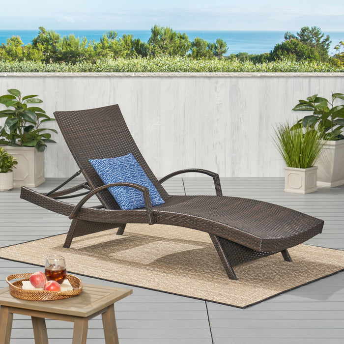 Salem - Contemporary Wicker Chaise Lounge With Arm, Weather Resistant