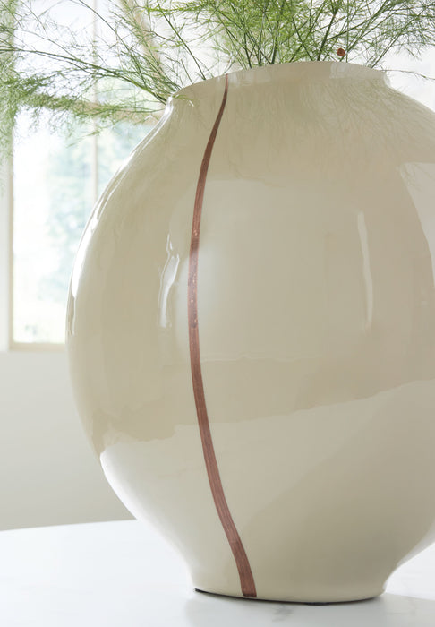 Sheabourne - Vase