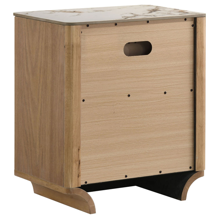 Leanne 4-piece Queen Bedroom Set Light Oak
