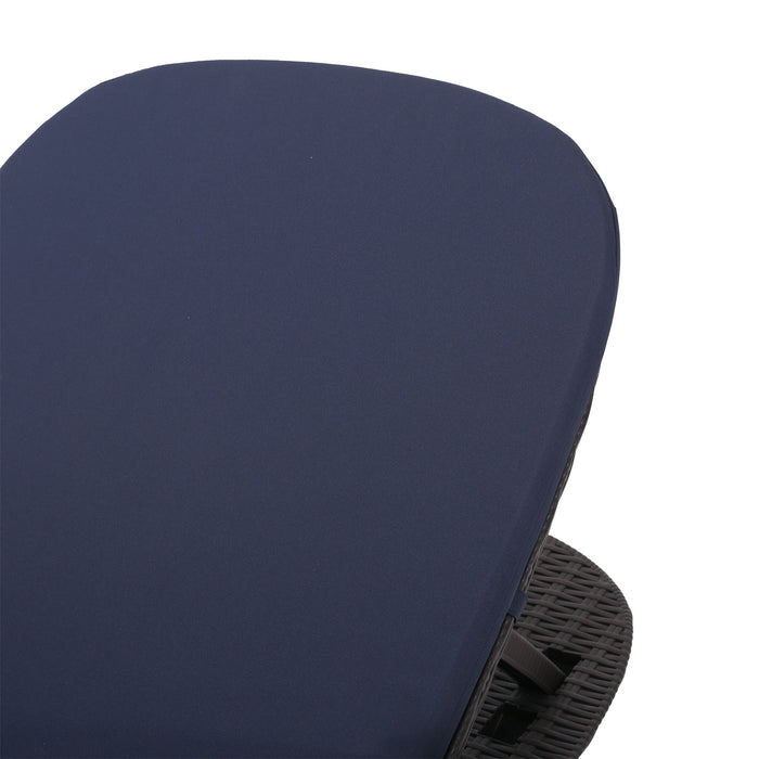 Mikael - Chaise Lounge With Cushion