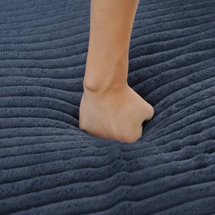 Oversized Loveseat Chaise With 2 USB Ports, 2 Cup Holders And 2 Throw Pillows