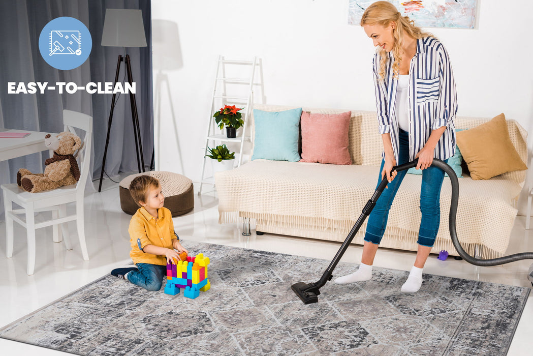 Payas - 5' X 7' Traditional Area Rug - Cream / Anthracite