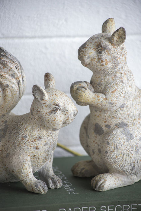 Resin Standing &amp; Lying Down Squirrel Rustic, For Harvest Festival Fall Festival &amp; Thanksgiving Table Decorations (Set of 2) - Antique Cream