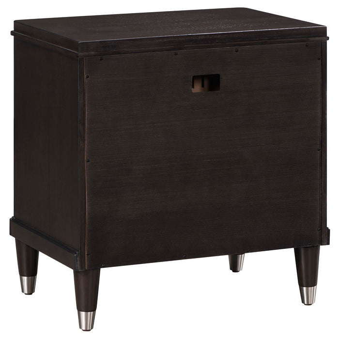 Emberlyn 4-piece Queen Bedroom Set Brown