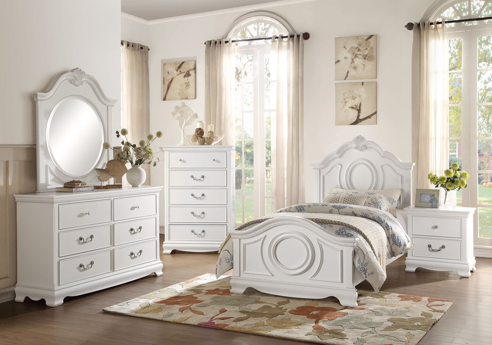Classic White Finish Panel Bed Traditional Style Full Size Bed Bedroom Furniture Wooden