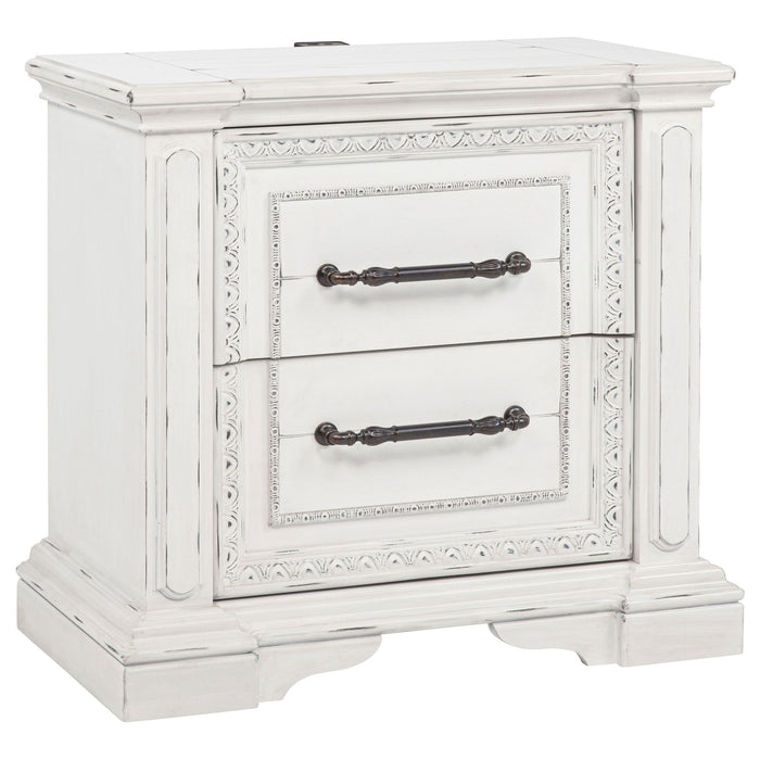 McKinney 4-piece Eastern King Bedroom Set Vintage White