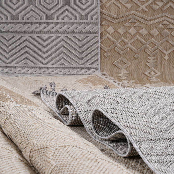 Guros - 4' X 6' Trellis Indoor / Outdoor Area Rug - Ivory