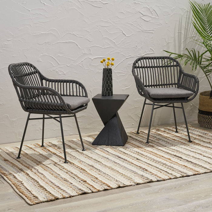 Outdoor Rattan Accent Chair With Metal Legs