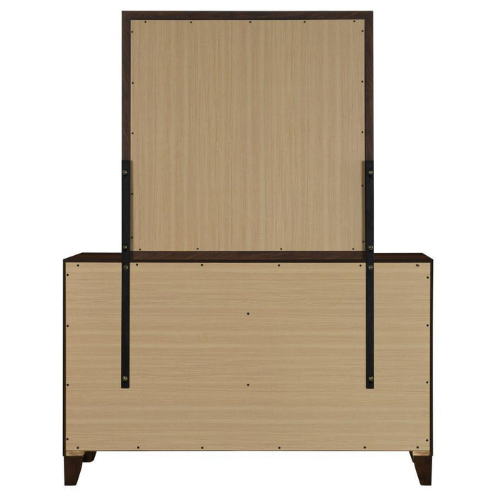 Welsley - 6-Drawer Dresser