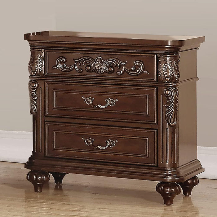 3 Piece Bedroom Set With Tufted Headboard And 2 Nightstands