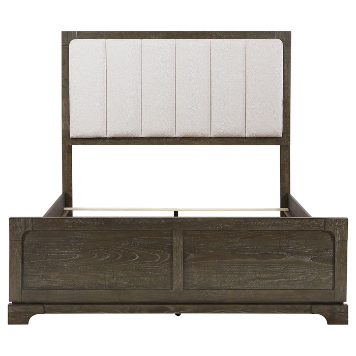 Harbington - Panel Bed