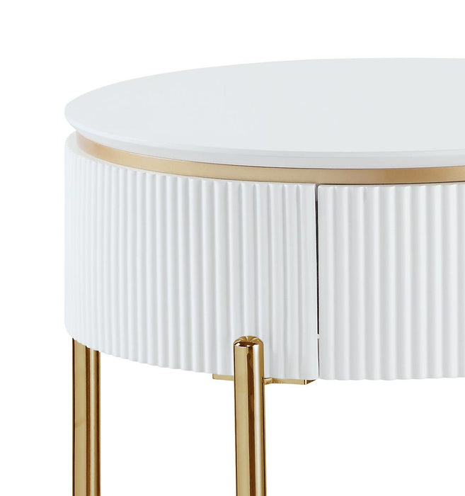 Acme Daveigh End Table, White High Gloss & Gold Finish