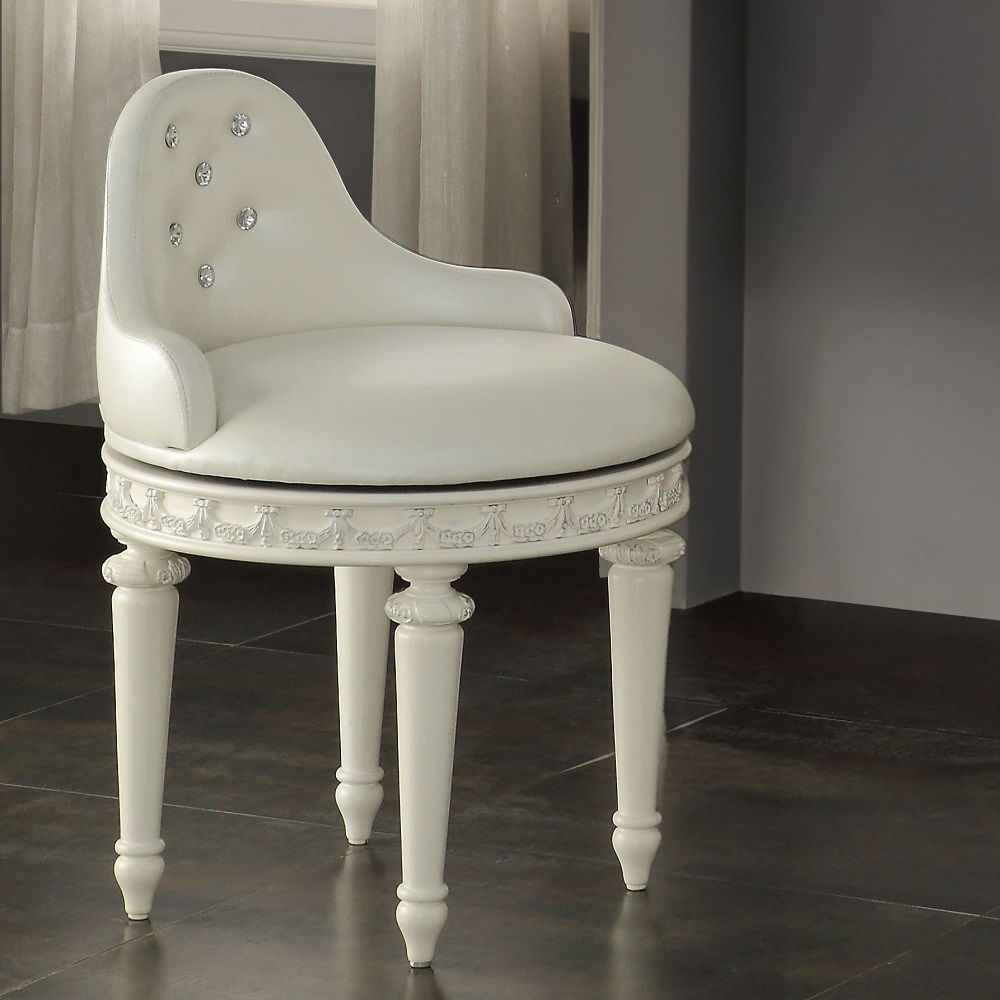 Bedroom > Chairs