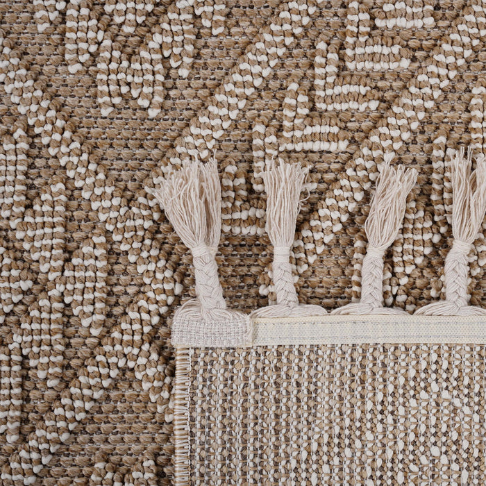 Guros - 6' X 9' Traditional Indoor / Outdoor Area Rug - Natural