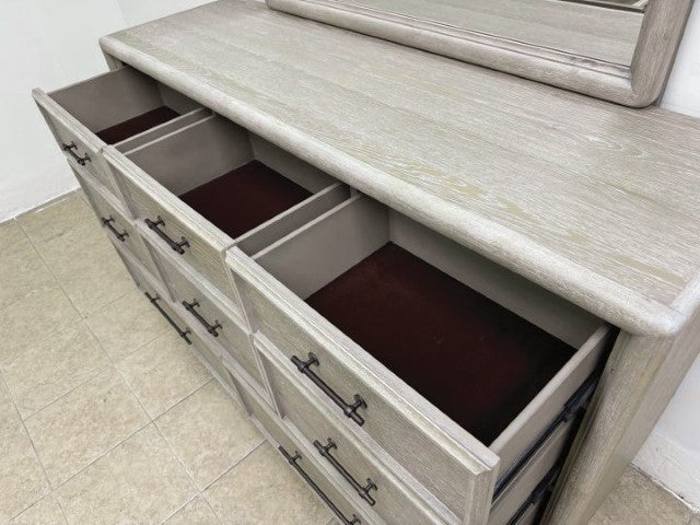 Midhurst - Dresser
