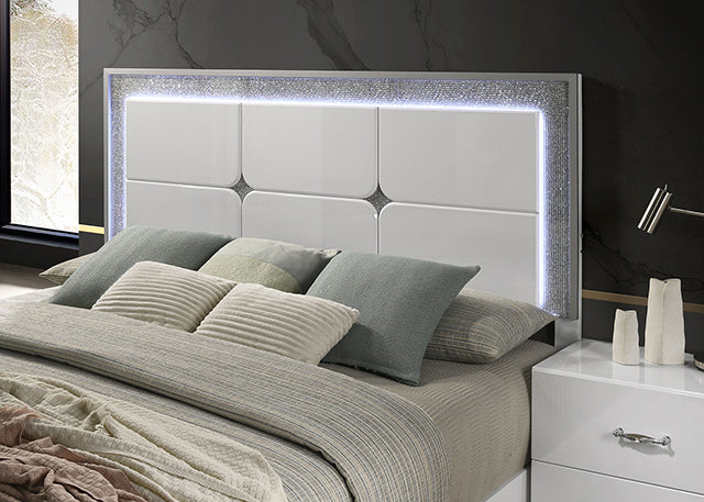 Stoholm - 4 Pc Queen Bedroom Set
