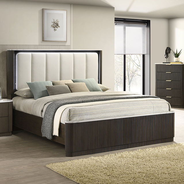 Lantrisant - Queen Bed