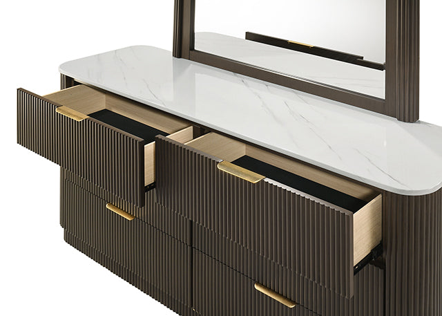 Lantrisant - Dresser
