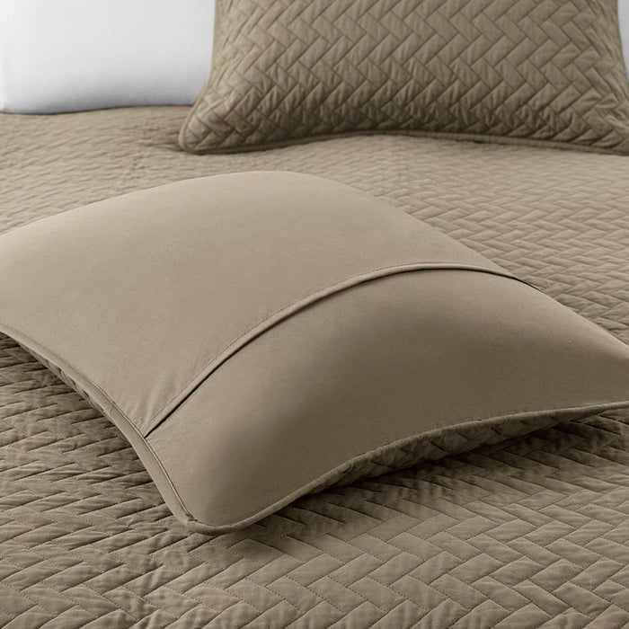 3 Piece Luxurious Oversized Quilt Set - Taupe