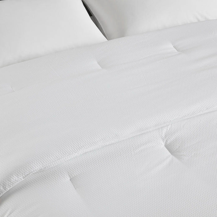 Oversized Down Alternative Comforter In White