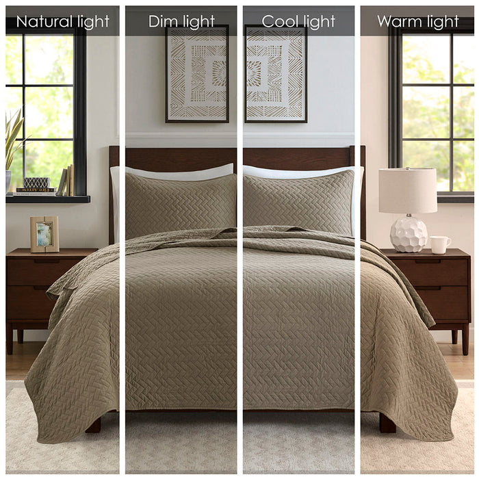 3 Piece Luxurious Oversized Quilt Set, Taupe
