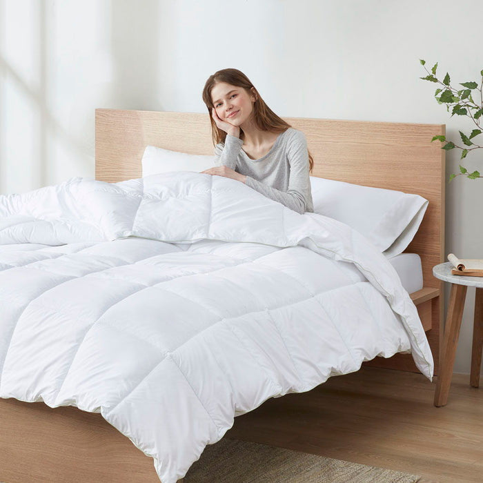 Anti-Microbial Down Alternative Comforter In White
