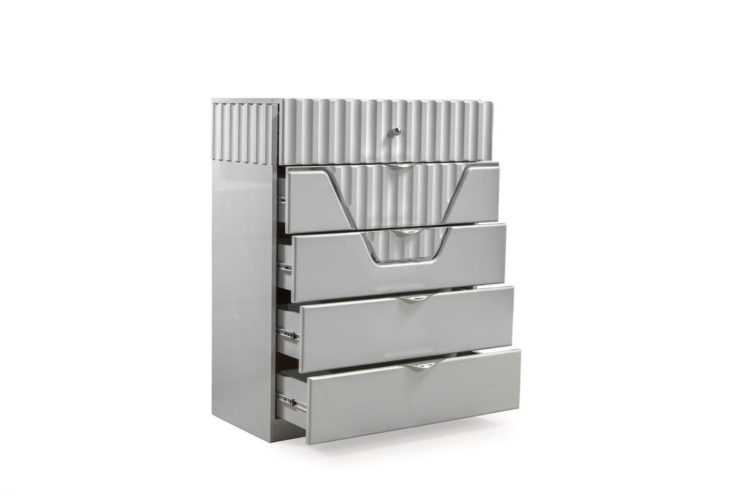 Da Vinci Modern Style 5 Drawer Chest Made With Wood In Gray