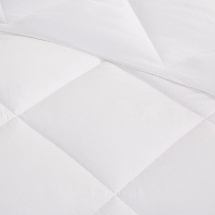 Cotton Down Alternative Featherless Comforter Color White