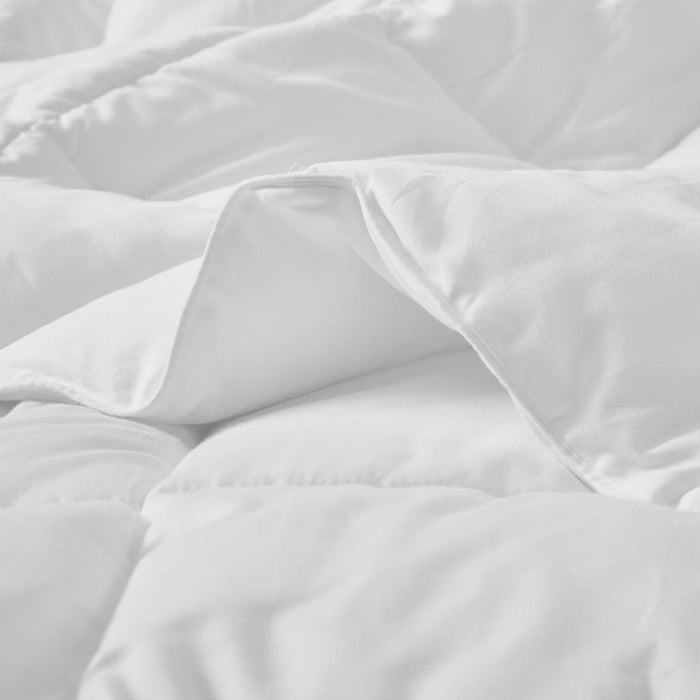 Cotton Down Alternative Featherless Comforter In White Color
