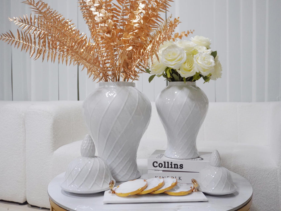 Elegant Ceramic Ginger Jar With Decorative Design - White / Gold