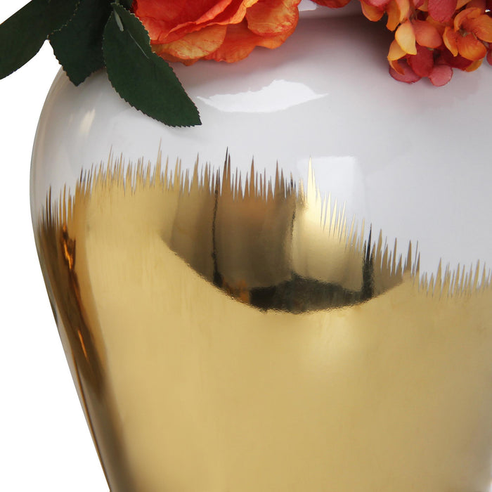 Regal Gilded Ginger Jar With Removable Lid - White
