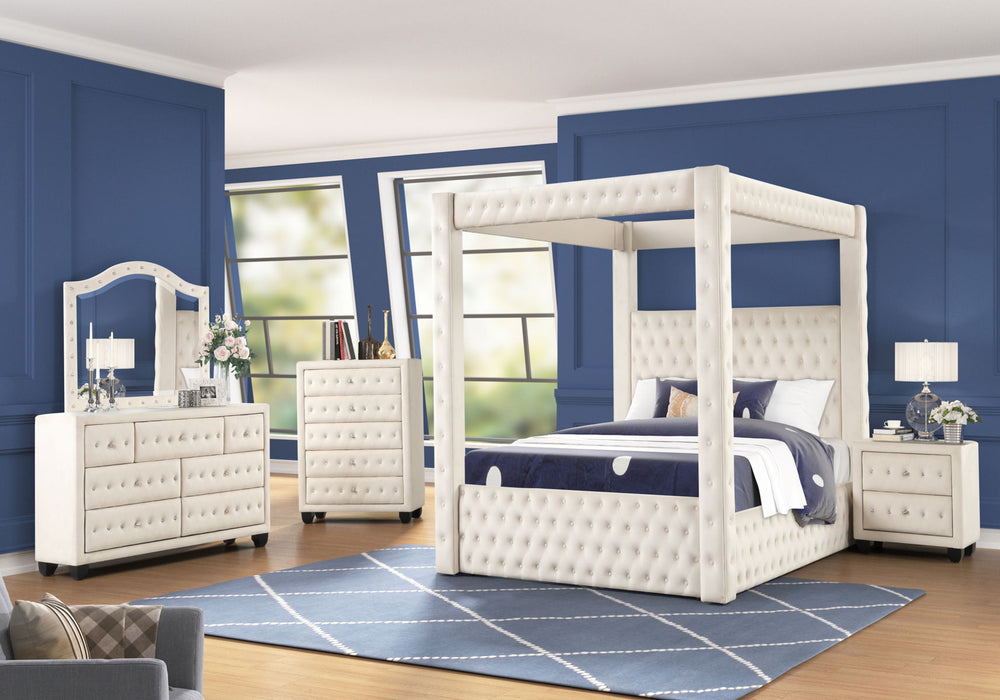 Monica Luxurious Four - Poster King 5 Pieces Bedroom Set Made With Wood In Cream