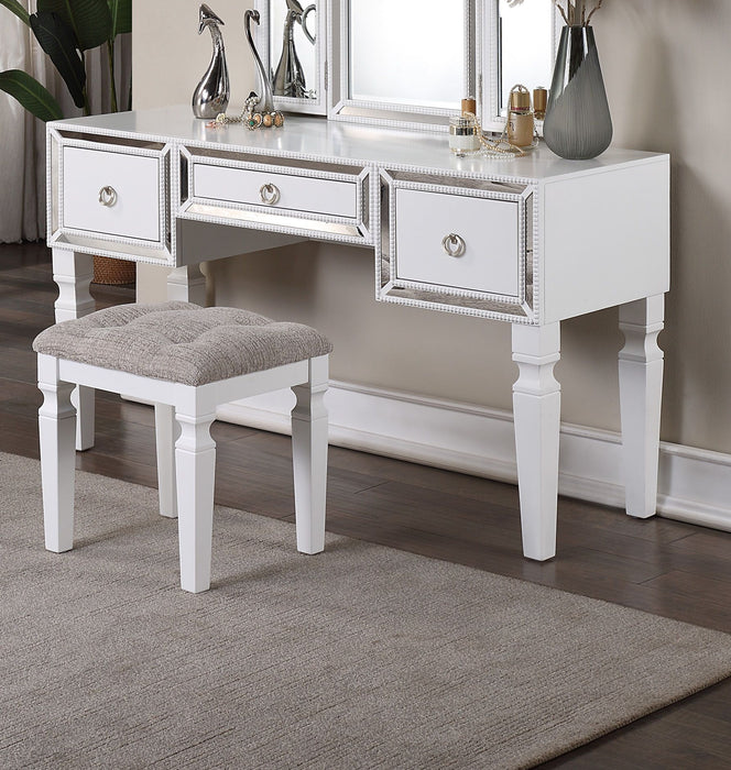 Luxurious Majestic Classic White Color Vanity Set Stool 3-Storage Drawers 1 Piece Bedroom Furniture Set Tri-Fold Mirror