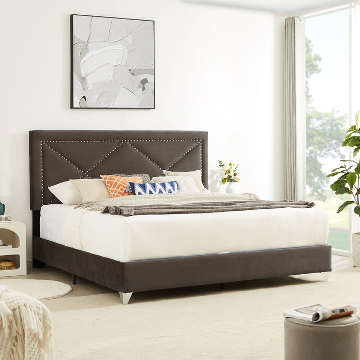 B109 Queen Bed .Beautiful Brass Studs Adorn The Headboard, Strong Wooden Slats And Metal Legs With Electroplate - Brown