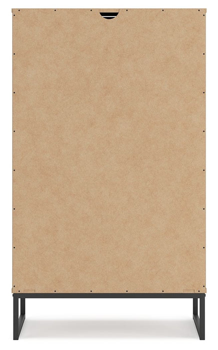 Deanlow - Five Drawer Chest - Honey